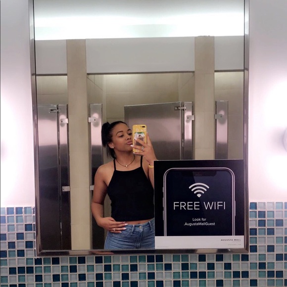 Meet your Posher, Ari - Picture 1 of 1